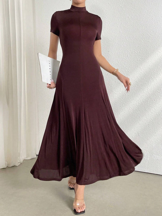 SHEIN Seusyu فستان بأكمام قصيرة بلون قهوة بني