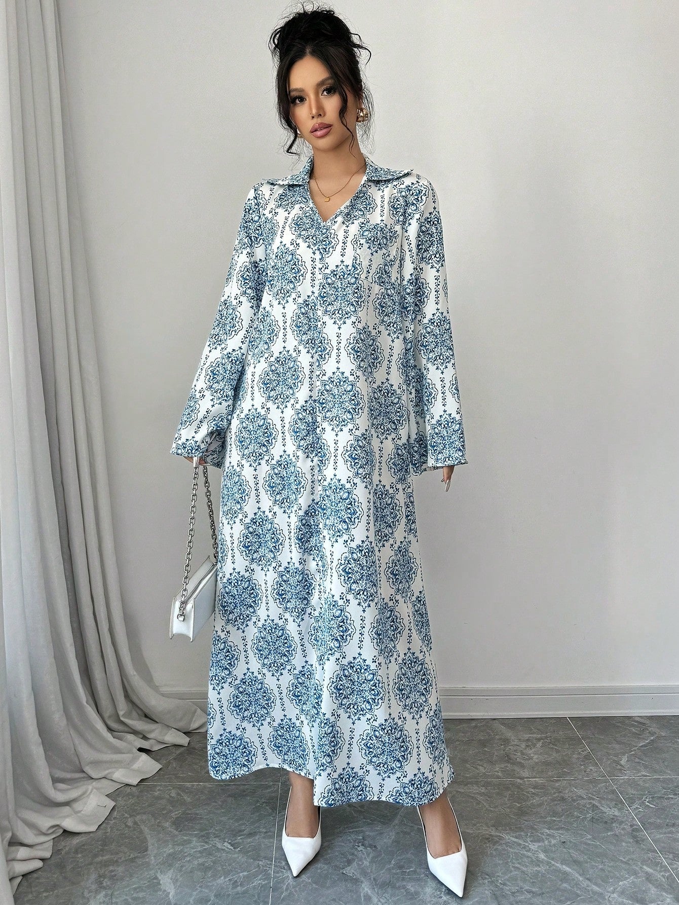 SHEIN Al Najma فستان مطبوع بأكمام جرس