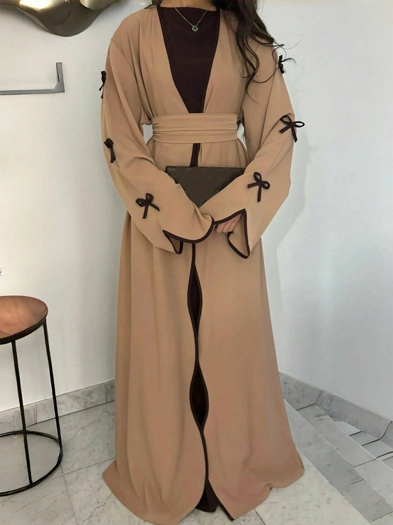 SHEIN SuofeiMan عباءة متوسطة الطراز جاكيت كاجوال خاكي مع حزام