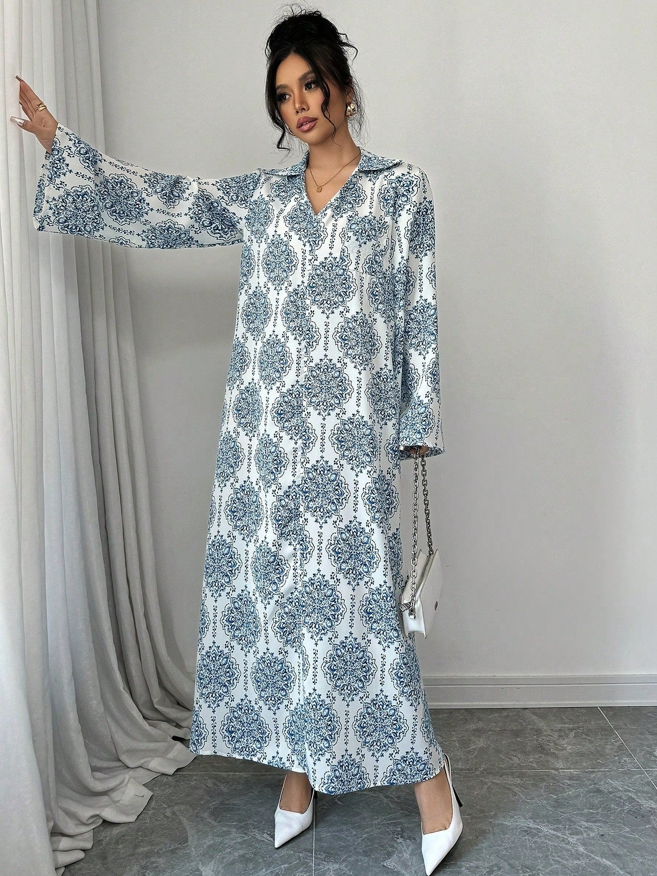 SHEIN Al Najma فستان مطبوع بأكمام جرس