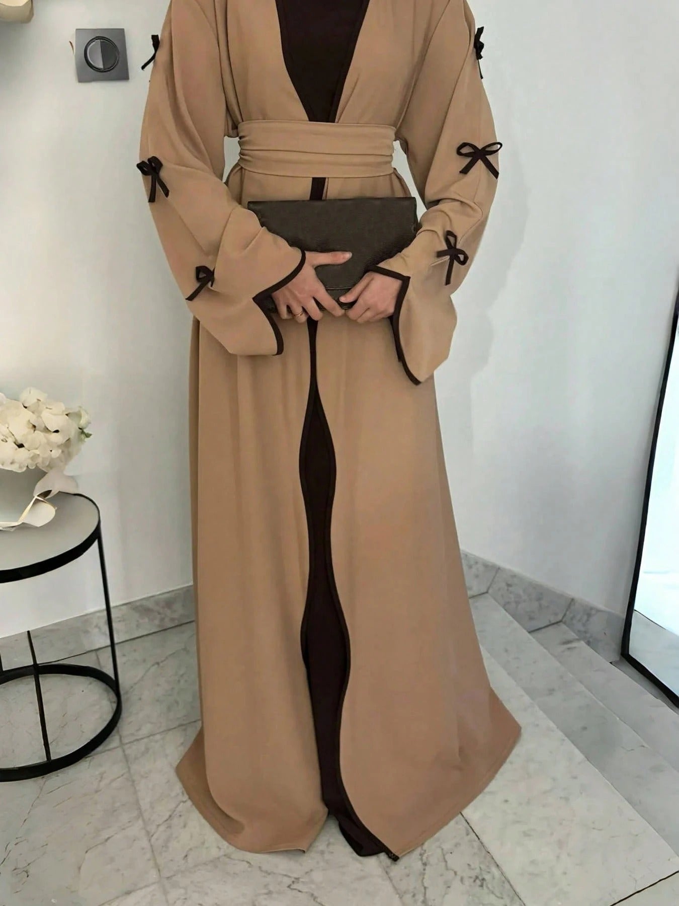 SHEIN SuofeiMan عباءة متوسطة الطراز جاكيت كاجوال خاكي مع حزام