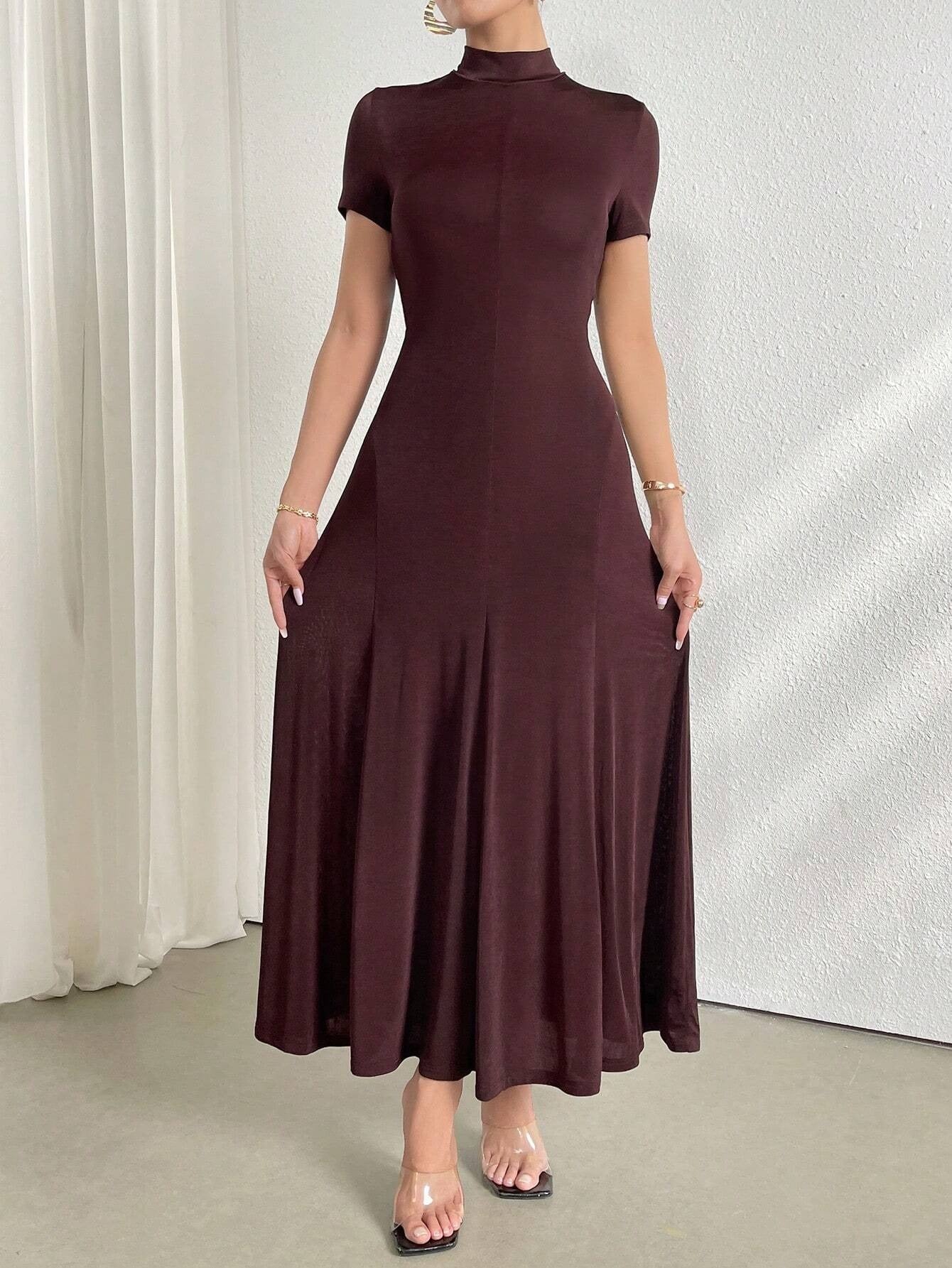 SHEIN Seusyu فستان نسائي بأكمام قصيرة بلون سادة يومي