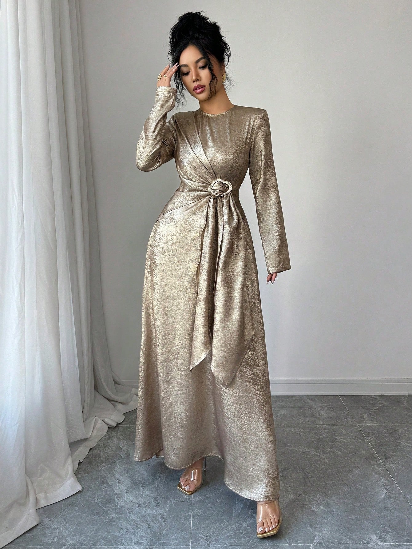 SHEIN Elenzga فستان ماكسي لامع بياقة مستديرة وربطة خصر متقاطعة