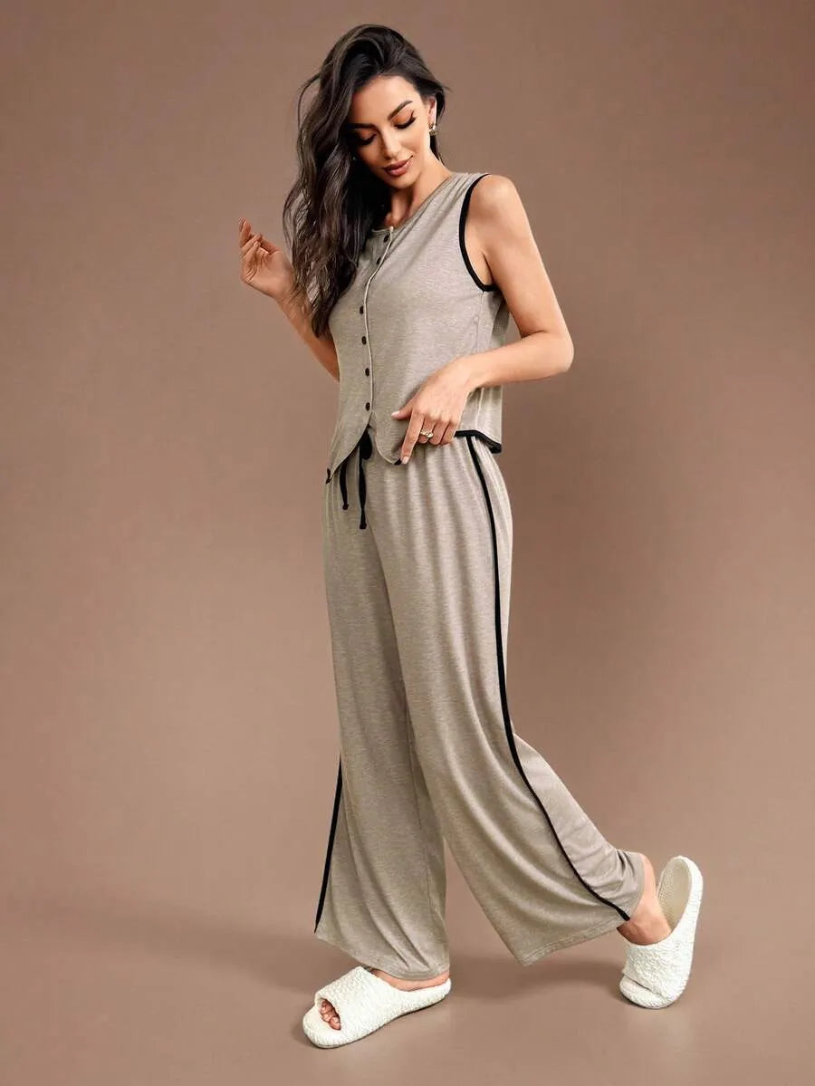 SHEIN طقم نوم 2 قطعة بلون كاكي وبنطلون طويل بتفاصيل متباينة وأزرار أمامية