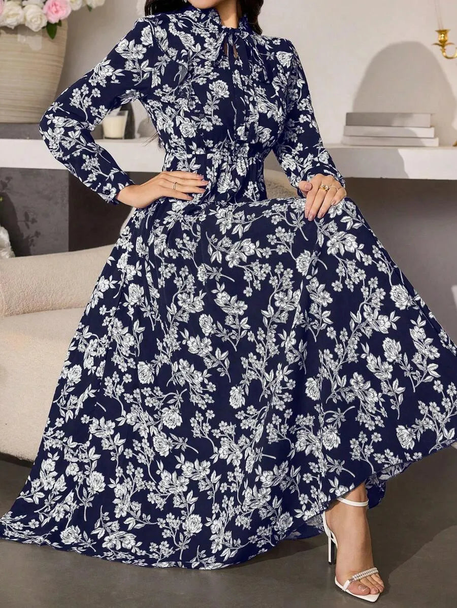 SHEIN Mulvari فستان ماكسي بياقة دائرية وأكمام طويلة بنقشة زهور بلون أزرق بحري