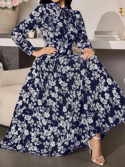 SHEIN Mulvari فستان ماكسي بياقة دائرية وأكمام طويلة بنقشة زهور بلون أزرق بحري