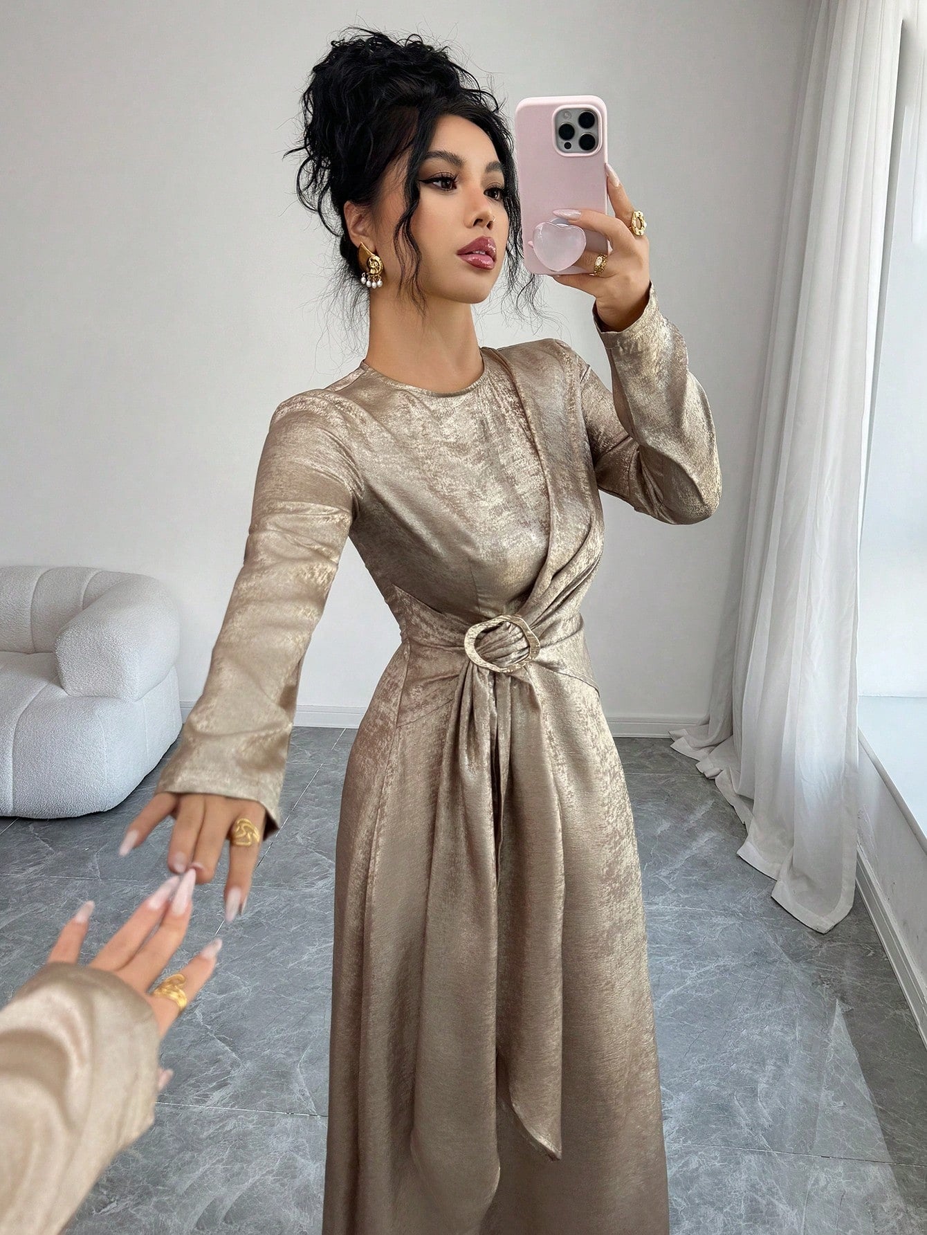 SHEIN Elenzga فستان ماكسي لامع بياقة مستديرة وربطة خصر متقاطعة