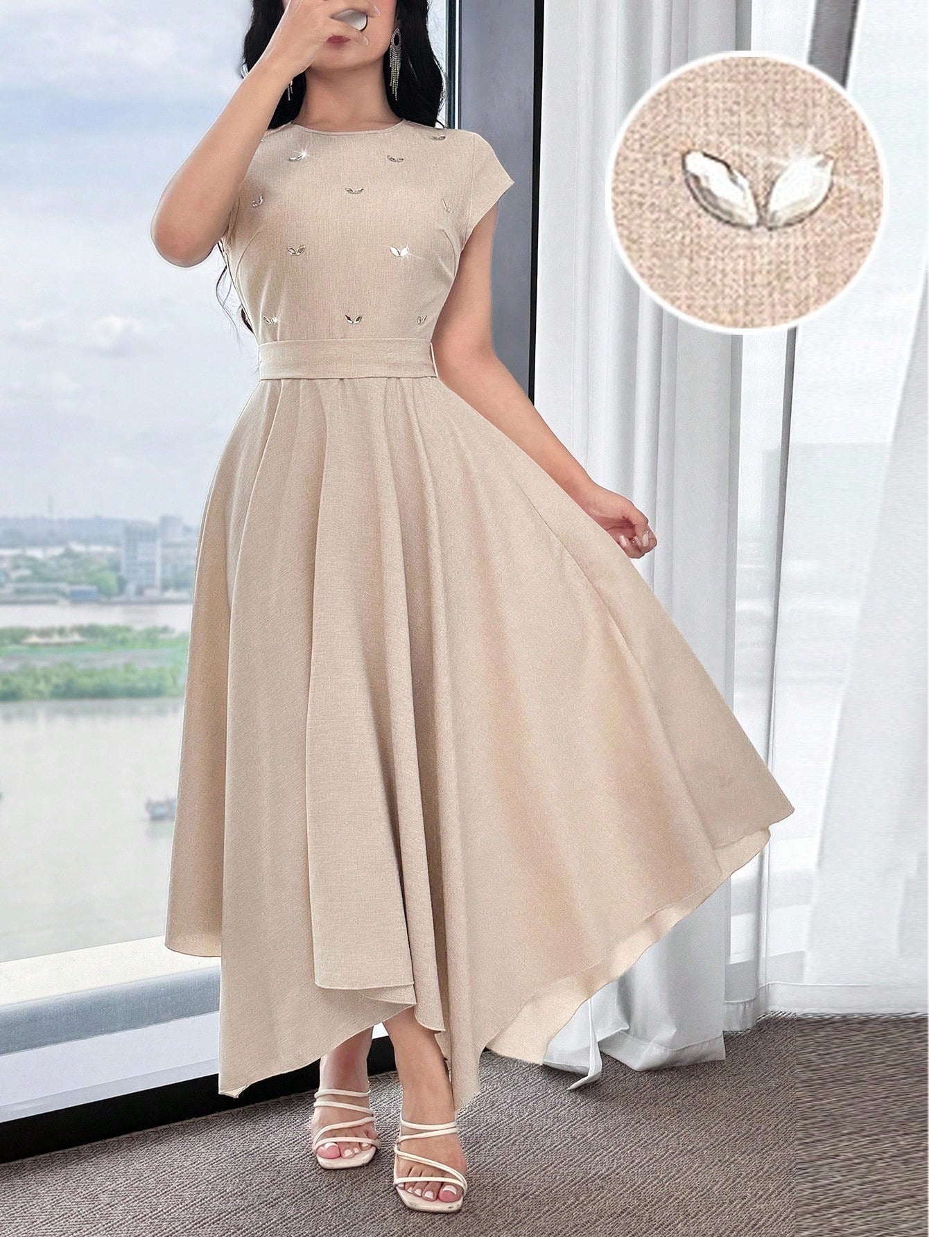 SHEIN Feyla فستان طويل مزين براين ستون وذيل متدرج