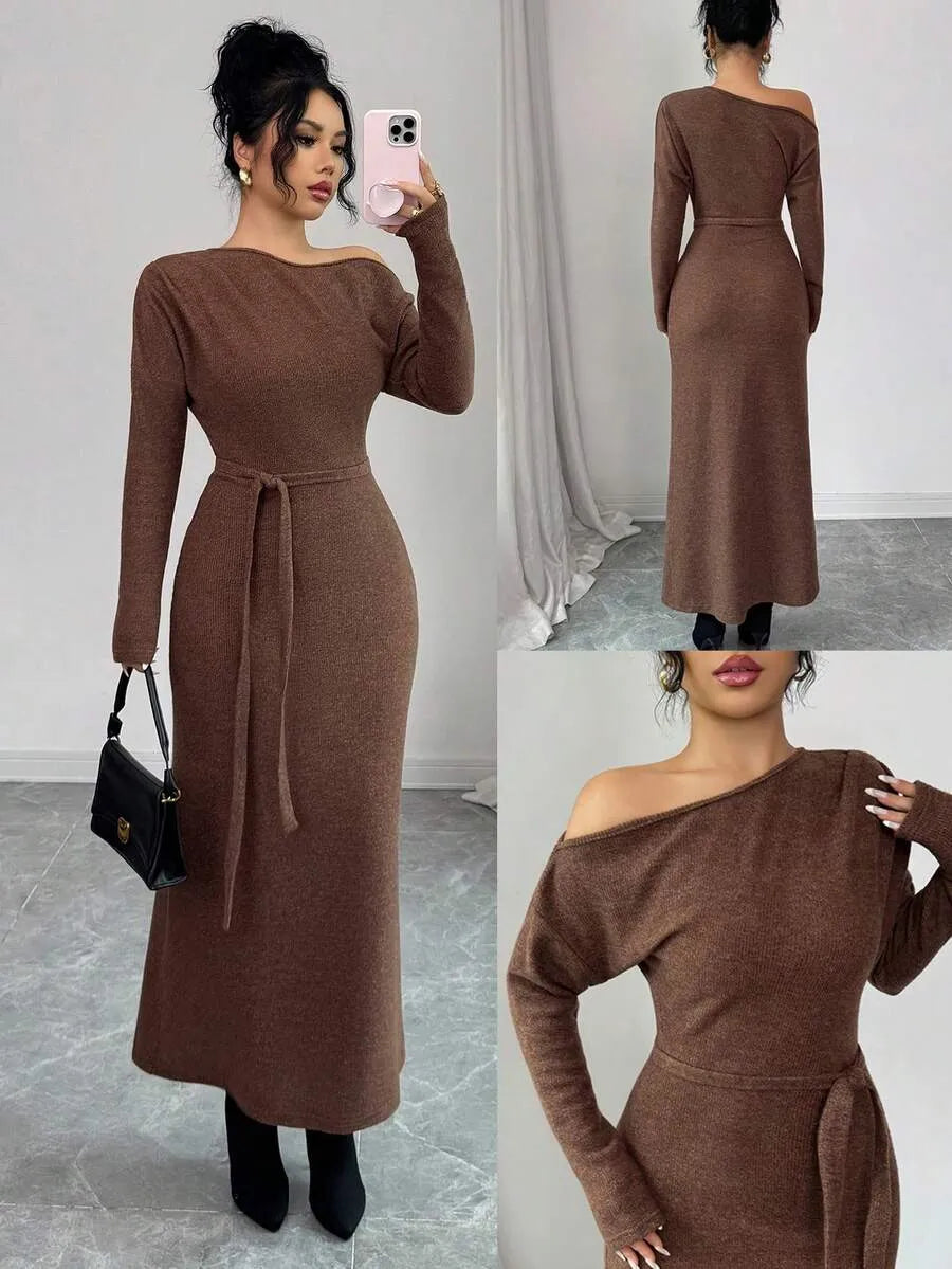 SHEIN Modelyn فستان نسائي طويل بكتف مائل وخصر عالٍ وأكمام ثلاثة أرباع بلون بني داكن