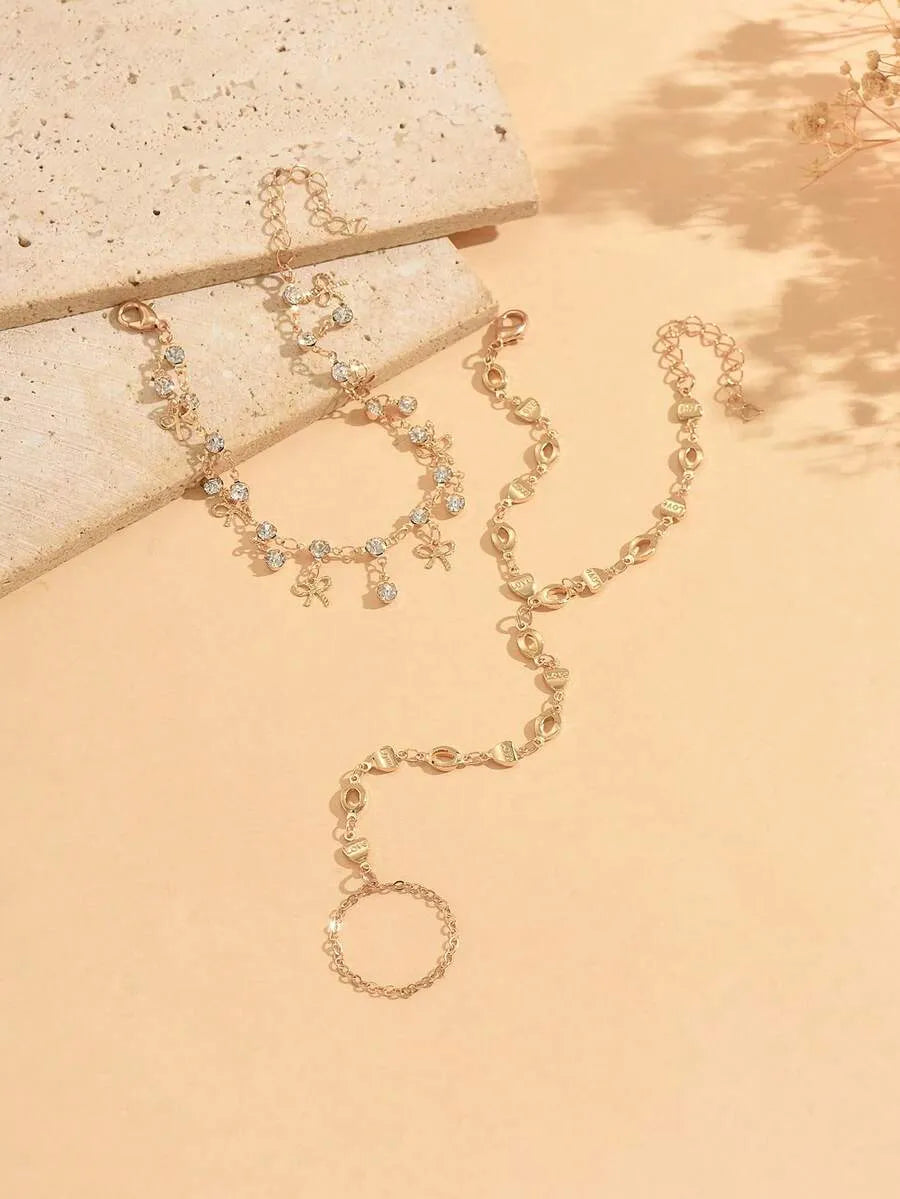 SHEIN طقم سوار كلاسيكي بتميمة ذهبية مرصعة بالراين وسوار إصبع للنساء