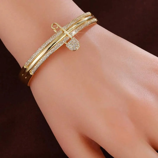 SHEIN سوار فاشن نسائي من ثلاث حلقات مزين بأحجار الزركونيا قطعة واحدة