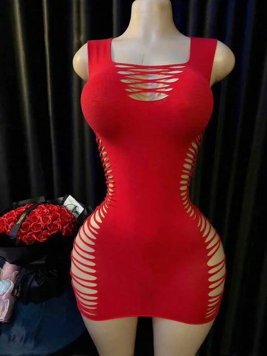 SHEIN فستان لانجري نسائي طويل مفرغ بدون حمالات بلون أحمر