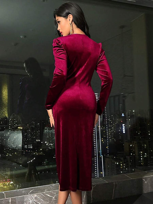 SHEIN EMERY ROSE فستان مخمل أنيق وطويل بلون عنابي