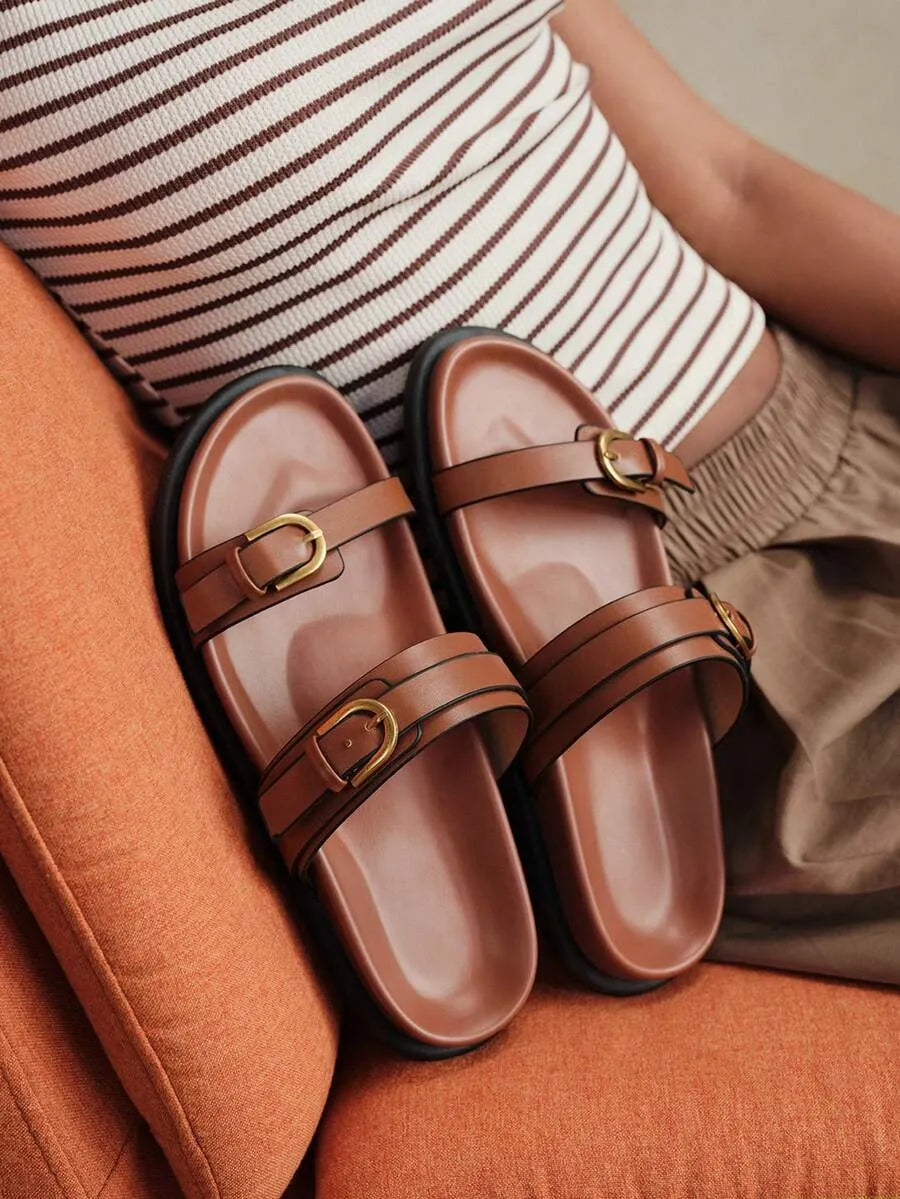 SHEIN Solecia صنادل نسائية بنية مسطحة ومريحة للشاطئ