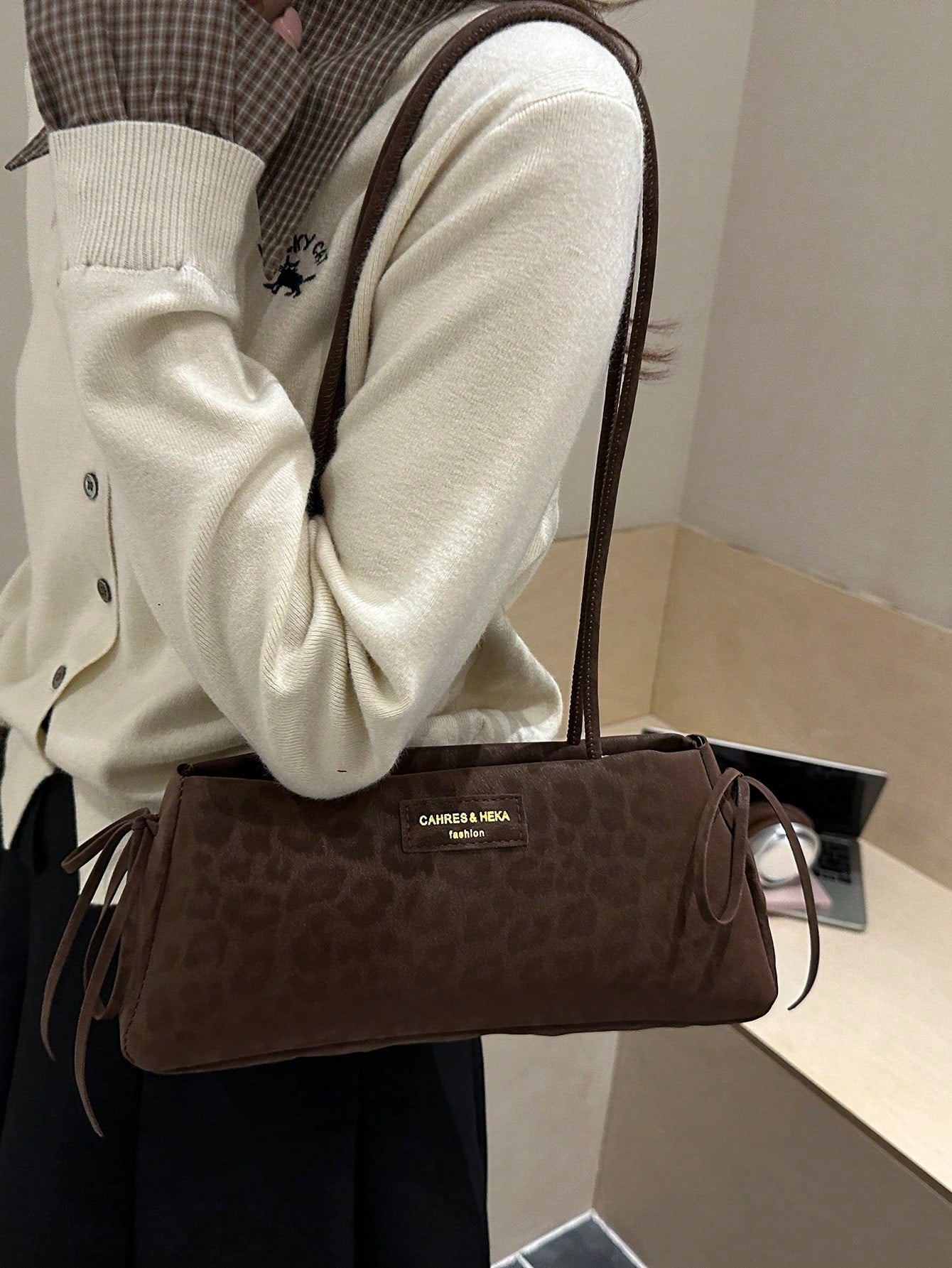 SHEIN حقيبة يد نسائية جديدة بطبعة نمر عصرية متعددة الاستخدامات للحفلات والعمل واليوميات