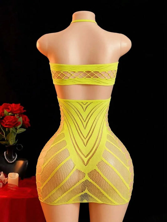 SHEIN ChaseTheNight قميص نوم نسائي قصير مفرغ وشفاف بظهر مكشوف وحمالة رقبة بلون أصفر