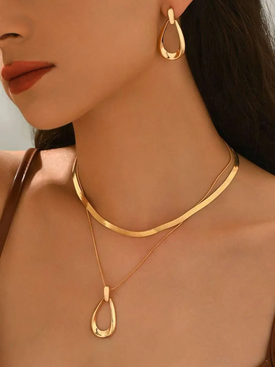 SHEIN طقم قلادة وأقراط نسائي بتصميم هندسي دائرة مجوفة وقطرة ماء بلون ذهبي