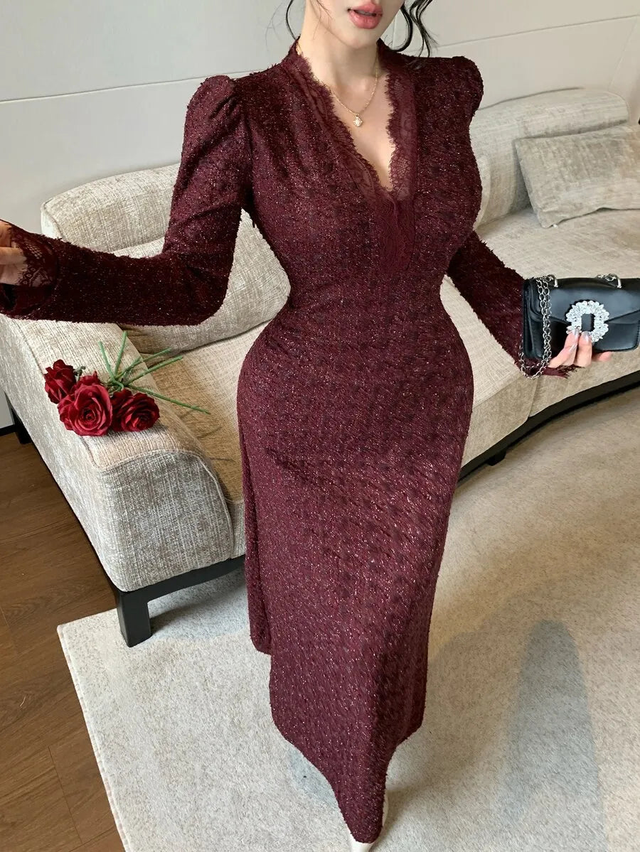 SHEIN DAZY فستان دانتيل طويل بياقة وأكمام بتلات وخصر مشدود بلون عنابي