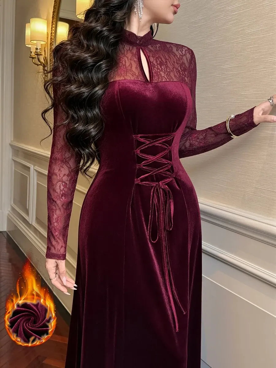 SHEIN Feyla فستان طويل بياقة عروة وتفاصيل دانتيل وخصر ملفوف بلون عنابي