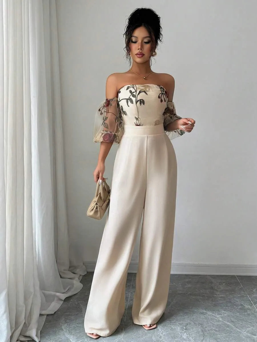 SHEIN Rafferiza جمبسوت بيج بأكتاف مكشوفة وتطريز زهور من