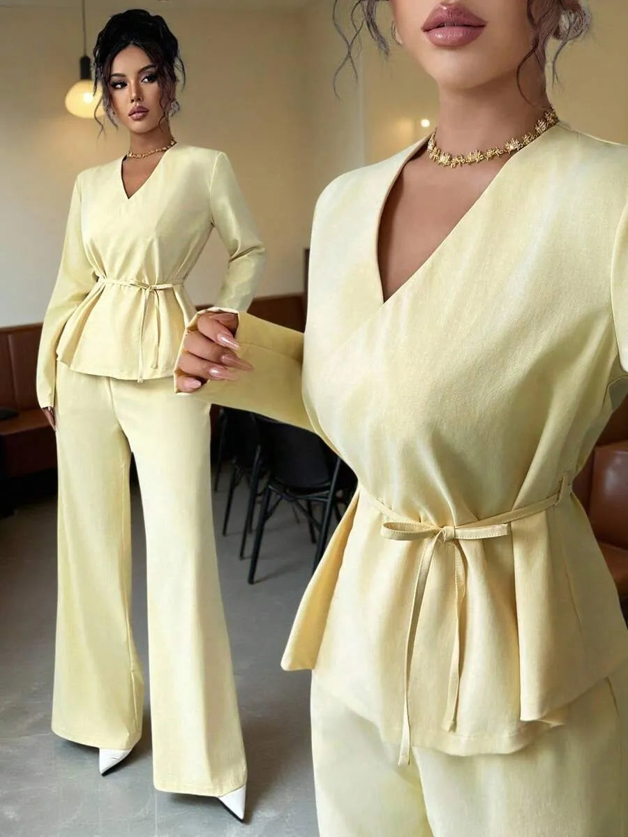 SHEIN Clasi طقم بلوزة بياقة ورباط متقاطع وبنطال طويل بلون أصفر