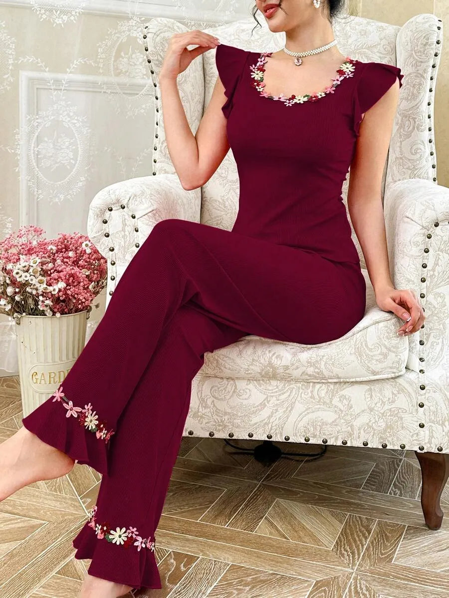 SHEIN CottageSlumber طقم بيجامة 2 قطعة بلون عنابي مع بنطلون وأكمام قصيرة
