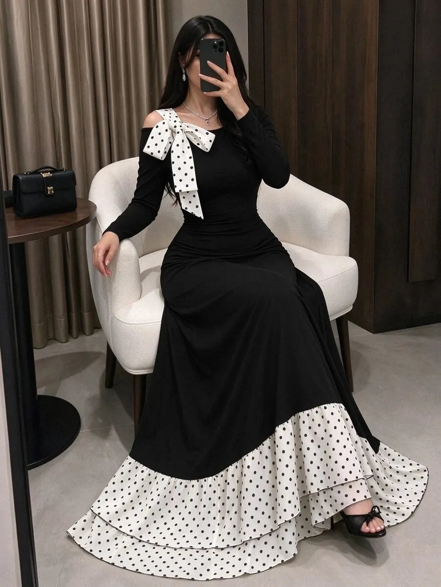 SHEIN Modelyn فستان ميدي بياقة دائرية وأكمام طويلة وفيونكة كبيرة ونقشة نقاط بالأبيض والأسود