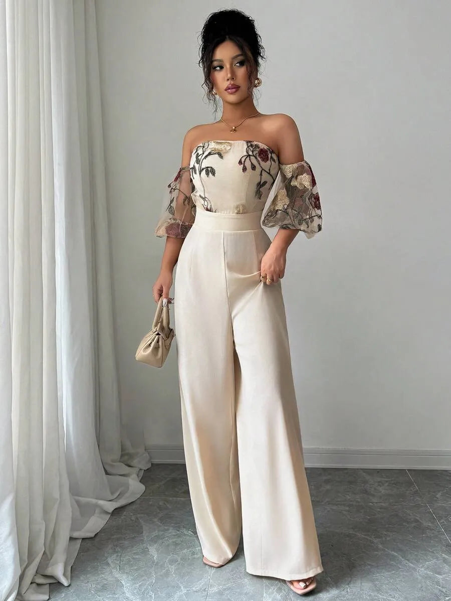 SHEIN Rafferiza جمبسوت بيج بأكتاف مكشوفة وتطريز زهور من