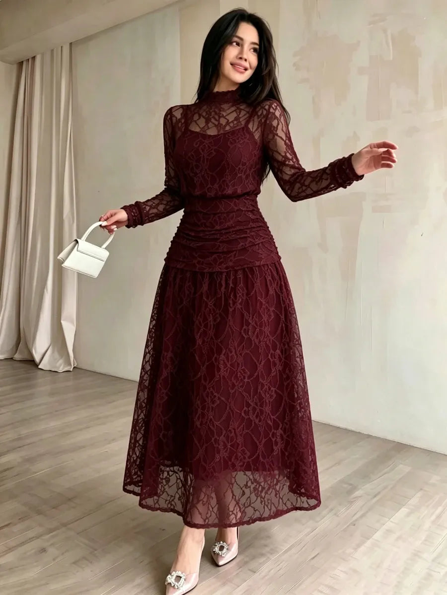 SHEIN Modelyn فستان دانتيل ميدي بياقة دائرية وأكمام بفتحات بلون عنابي