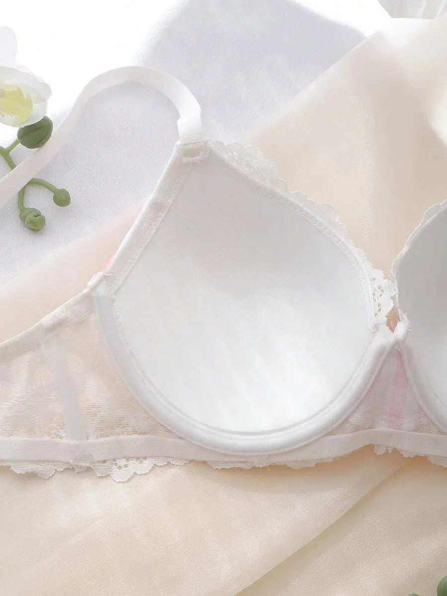 SHEIN DelicateAllure حمالة صدر سلكية بوش أب مزينة بالدانتيل