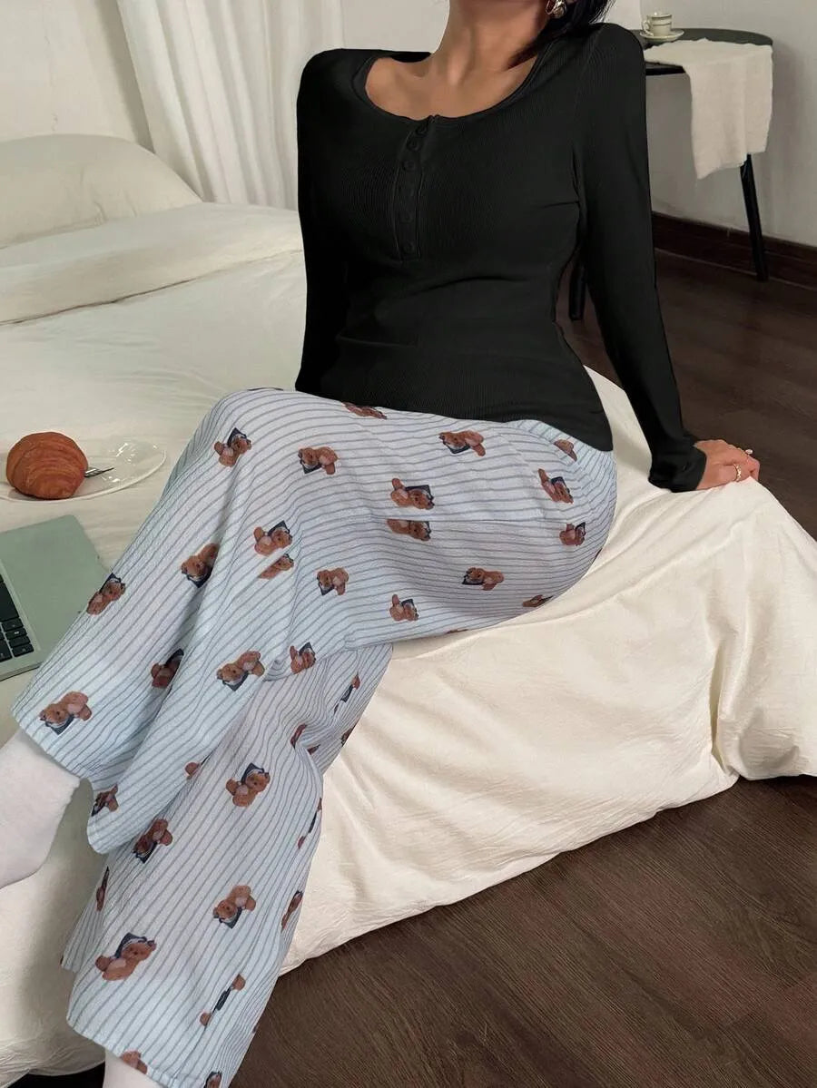 SHEIN Dream Adore طقم بيجامة قطعتين وتوب وبنطلون واسع بطبعة دب بلون أسود
