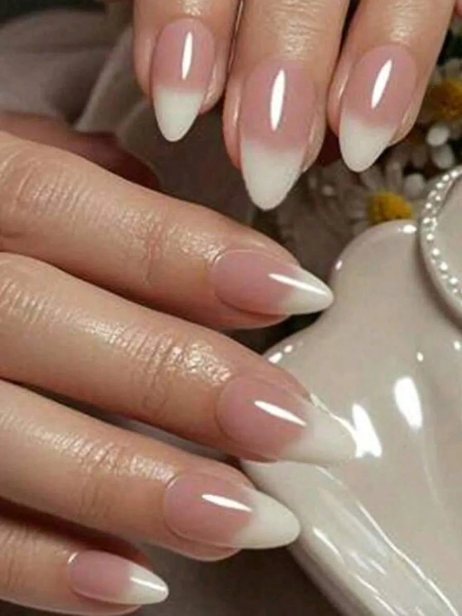 SHEIN أظافر فرنسية 24 قطعة قصيرة بشكل لوز بتدرج نود وأبيض حليبي متعددة الألوان
