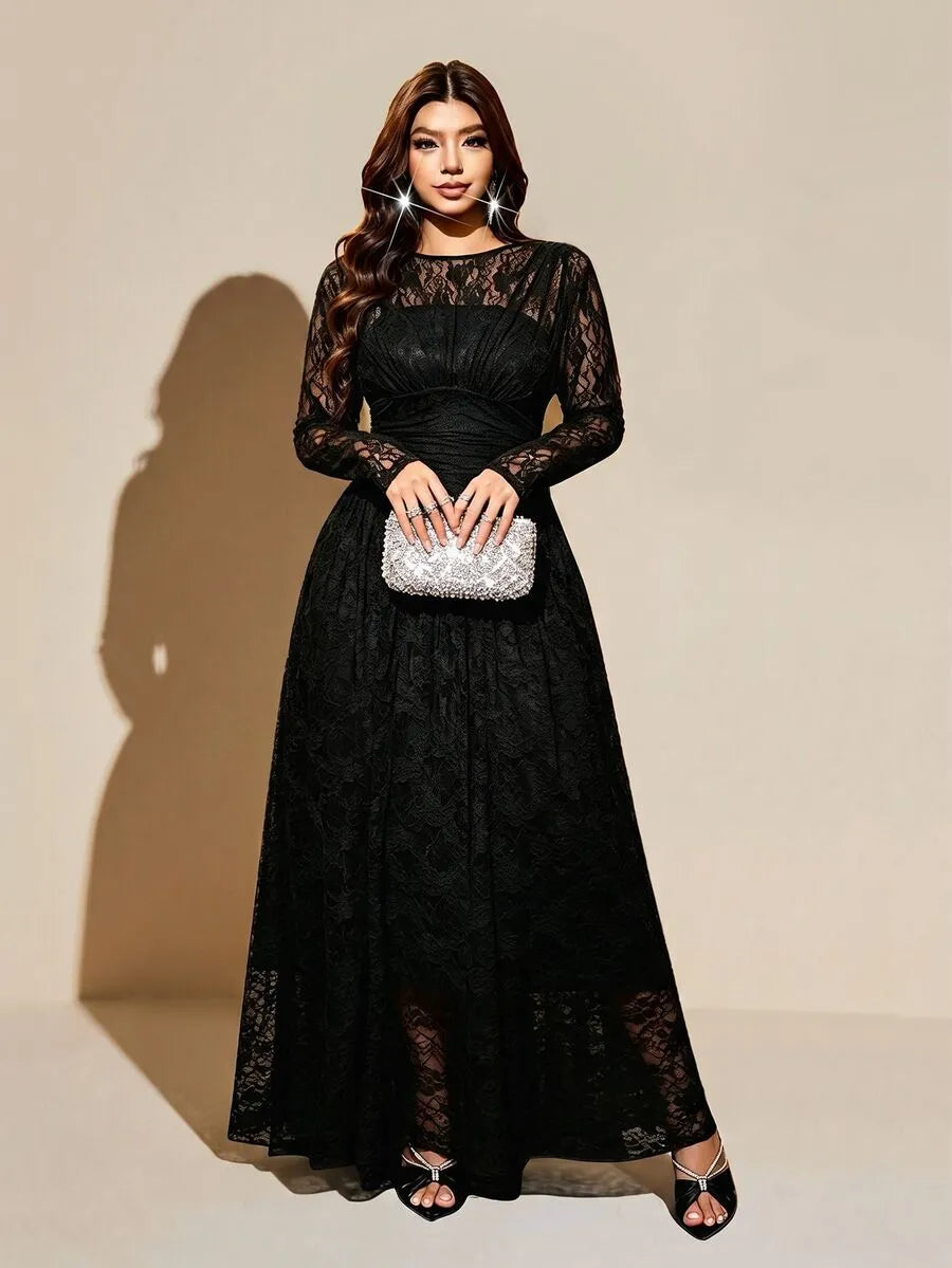 SHEIN Viva Relle فستان نسائي بياقة دائرية ودانتيل زهري بلون أسود