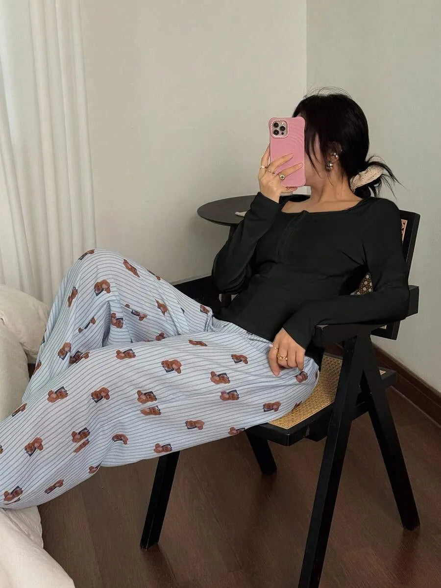 SHEIN Dream Adore طقم بيجامة قطعتين وتوب وبنطلون واسع بطبعة دب بلون أسود
