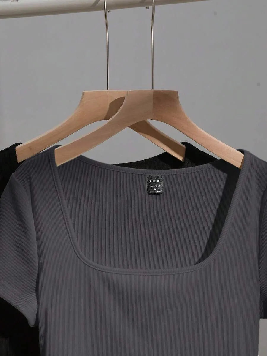 SHEIN EZwear طقم تيشيرتات نسائي قطعتان
