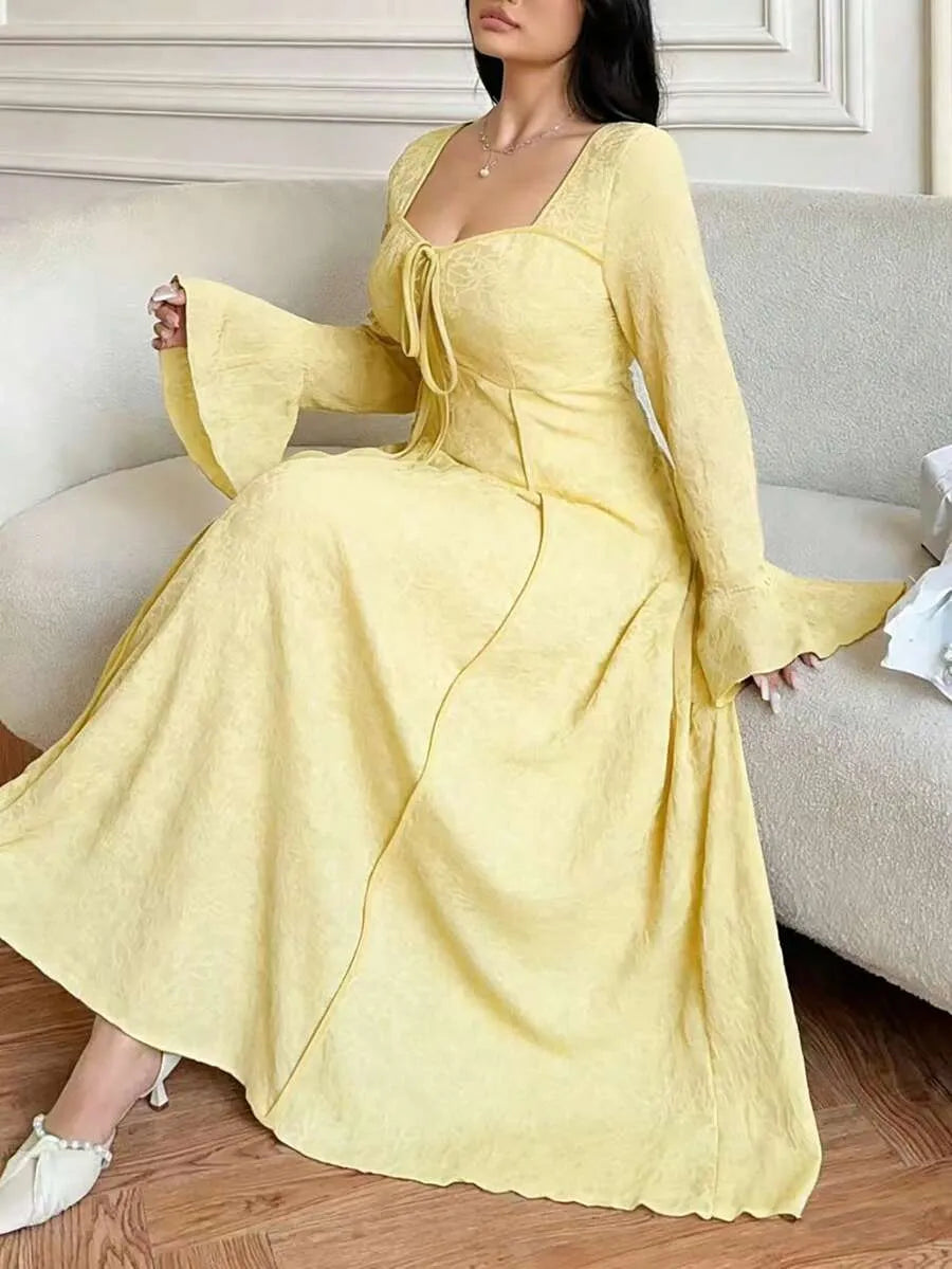 SHEIN Vibekara فستان نسائي بياقة قلب وخصر محدد بلون أصفر