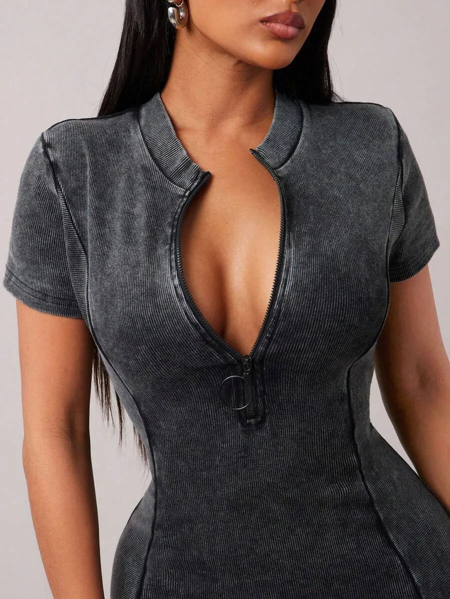 SHEIN SXY فستان ميدي بياقة دائرية وأكمام قصيرة ورباط خلفي بلون الأسود