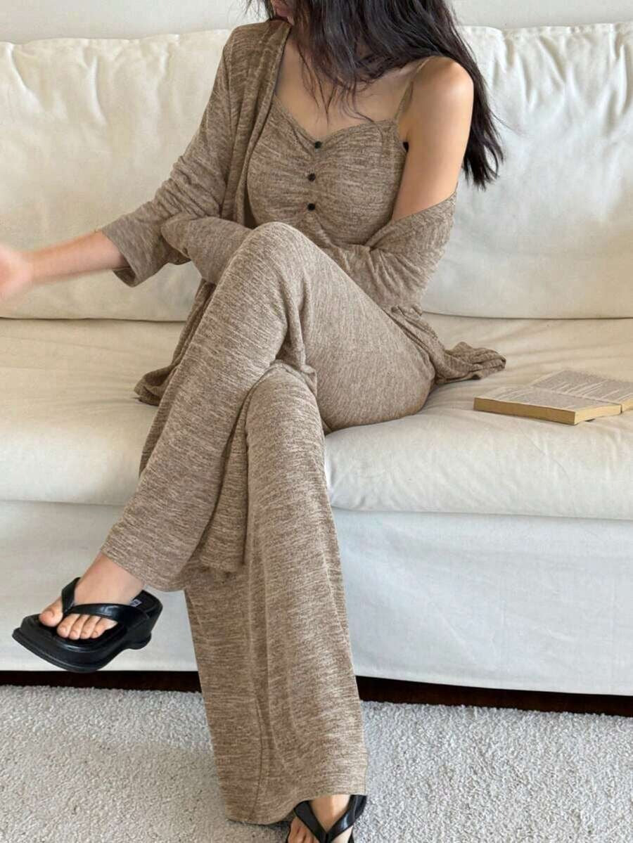 SHEIN طقم بيجامة منزلي ناعم ومرتب من 3 قطع بلون بيج