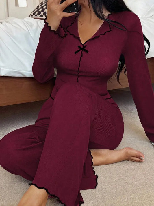 SHEIN طقم بيجامة قطعتين بتوب قصير مزين بفيونكة وزهور وبنطلون طويل بلون عنابي