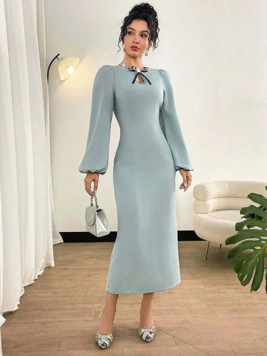 SHEIN Modelyn فستان طويل بياقة هالتر وفيونكة وأكمام طويلة منفوشة وفتحة جانبية بلون أخضر نعناعي