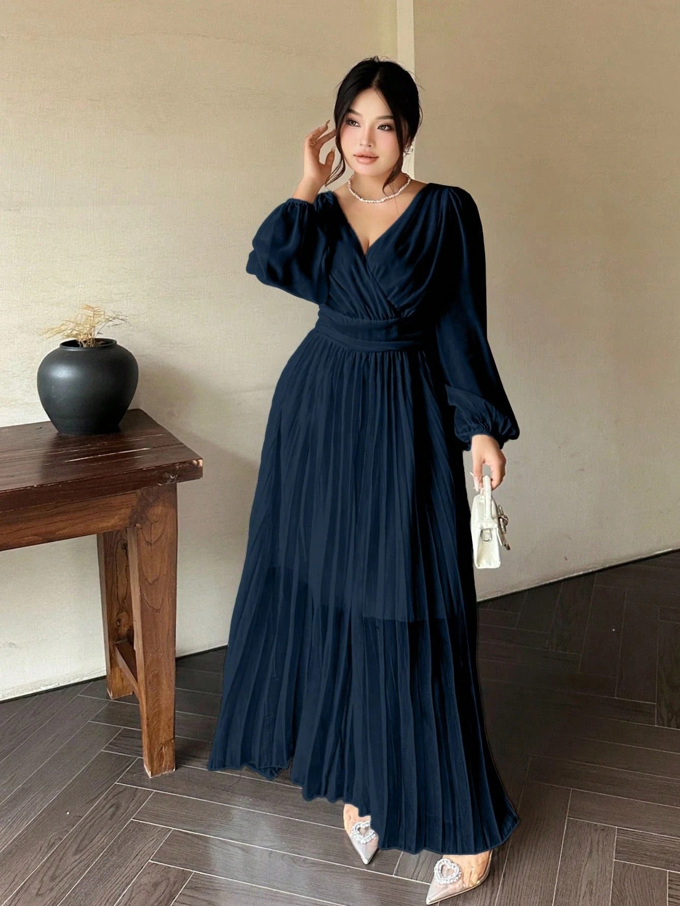 SHEIN Vibekara فستان طويل الأكمام بياقة V ظهر مكشوف طراز يوناني
