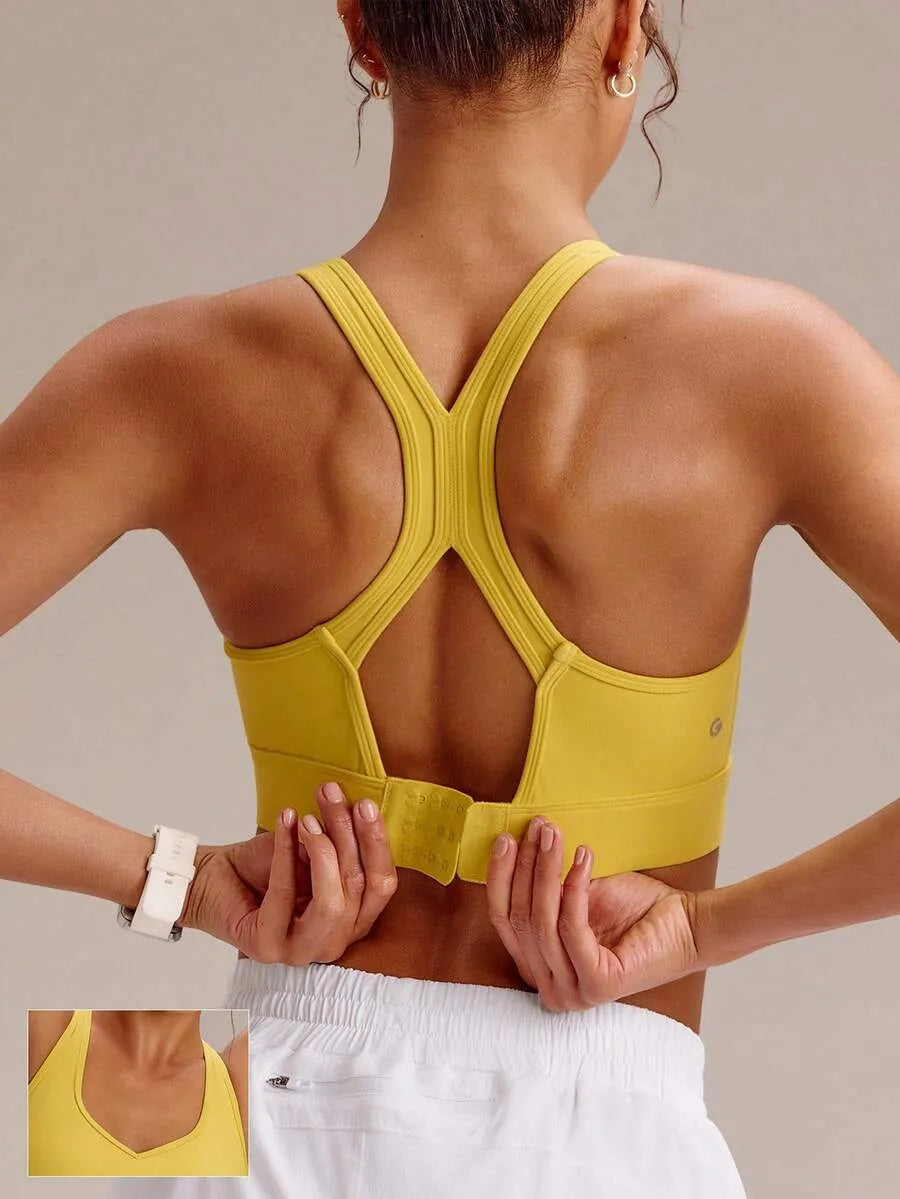 SHEIN GLOWMODE توب رياضي نسائي برقبة وظهر ريسر باك ودعم متوسط بلون أصفر مشمس