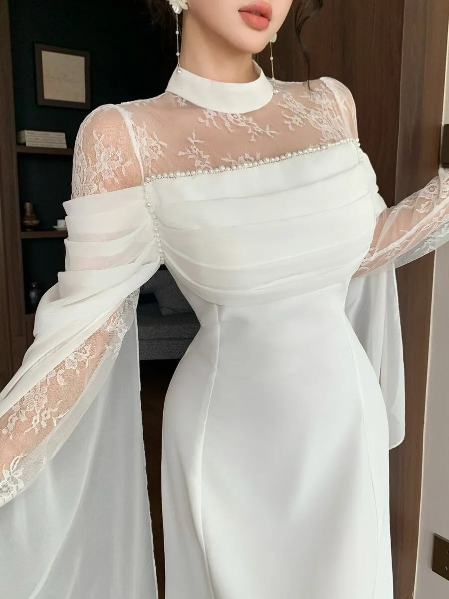 SHEIN Modelyn فستان طويل من الدانتيل بياقة واقفة وأكمام واسعة وخصر مرتفع بلون أبيض