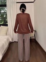 SHEIN Dream Adore طقم بيجامة قطعتين ببلوزة بياقة دائرية وأكمام طويلة ونقشة كرتونية وخطوط متعددة الألوان