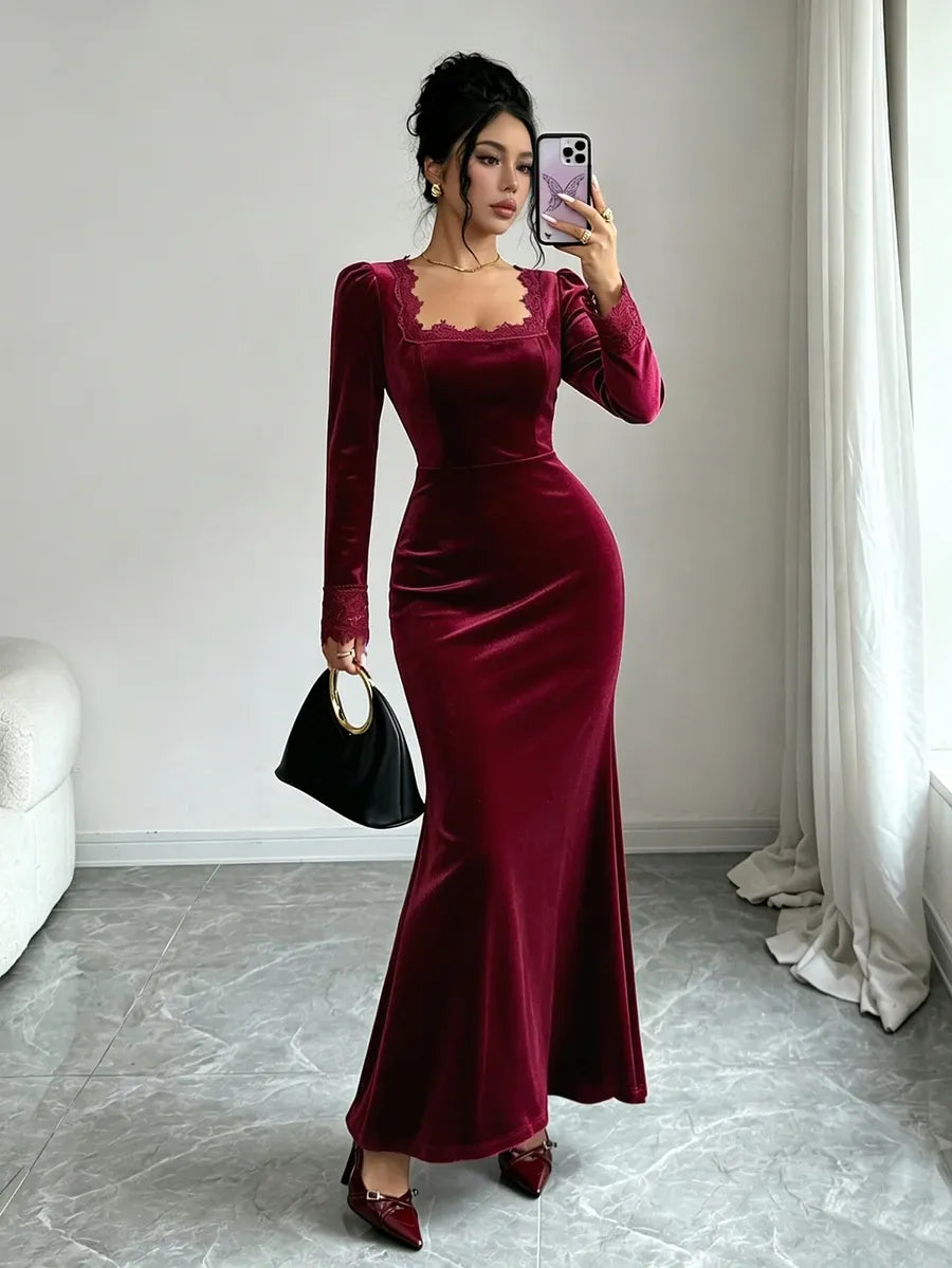 SHEIN Elenzga فستان طويل بياقة مربعة وأكمام طويلة وتطريز دانتيل وذيل حورية البحر بلون أحمر