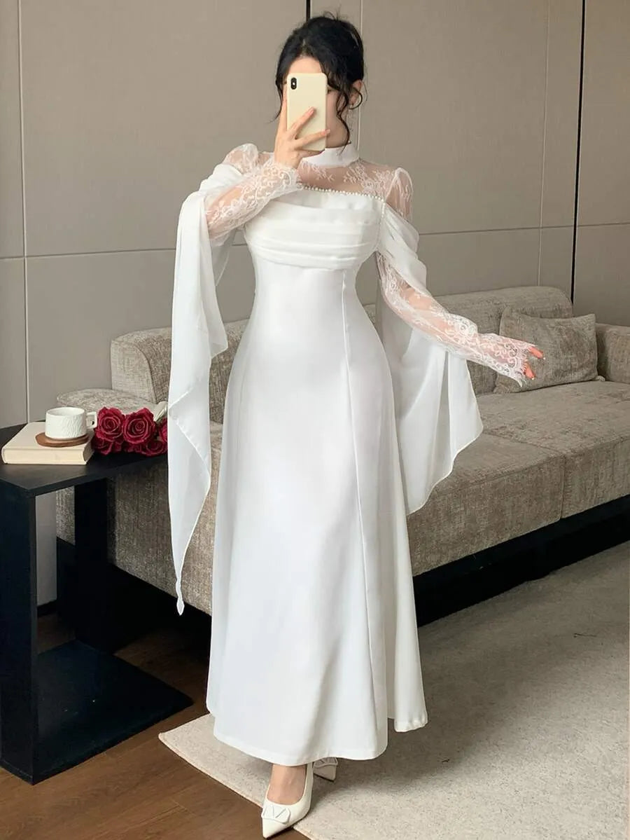 SHEIN Modelyn فستان طويل من الدانتيل بياقة واقفة وأكمام واسعة وخصر مرتفع بلون أبيض