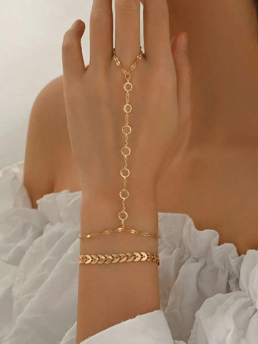 SHEIN أساور معدنية ذهبية على شكل عظم السمك مع خرز بلوري قطعتان