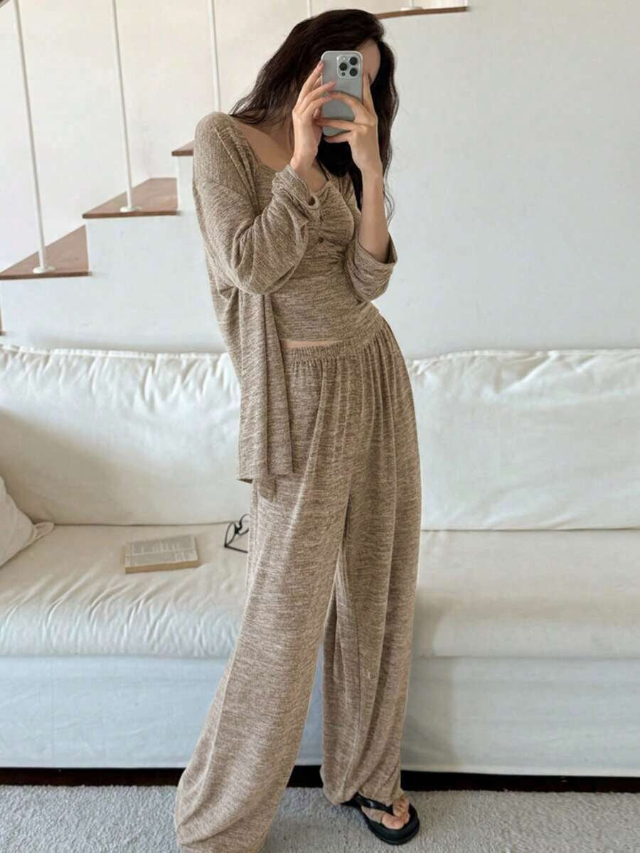 SHEIN طقم بيجامة منزلي ناعم ومرتب من 3 قطع بلون بيج