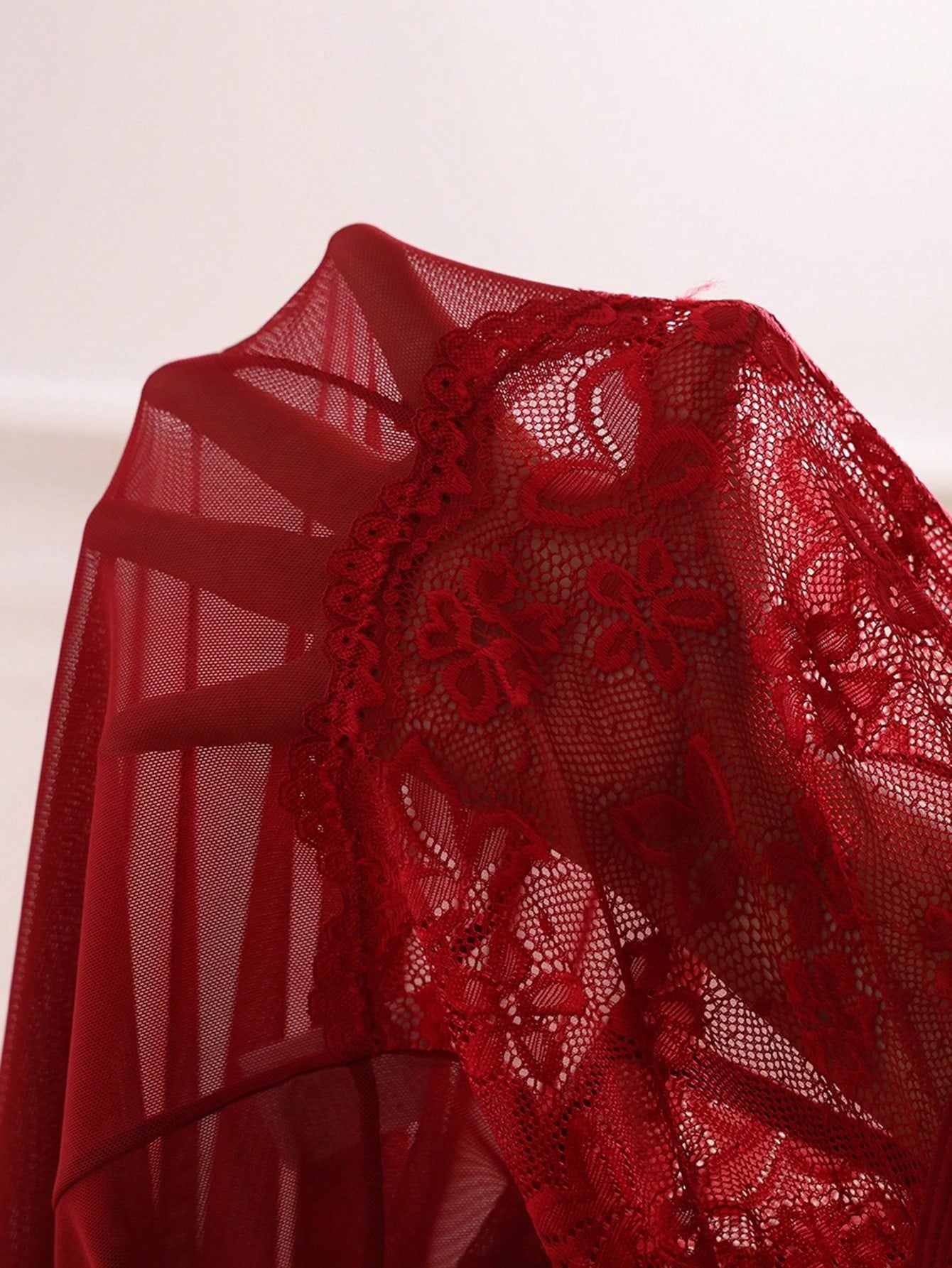 SHEIN بوديسوت نسائي شفاف مزين بالدانتيل وزهور ثلاثية الأبعاد