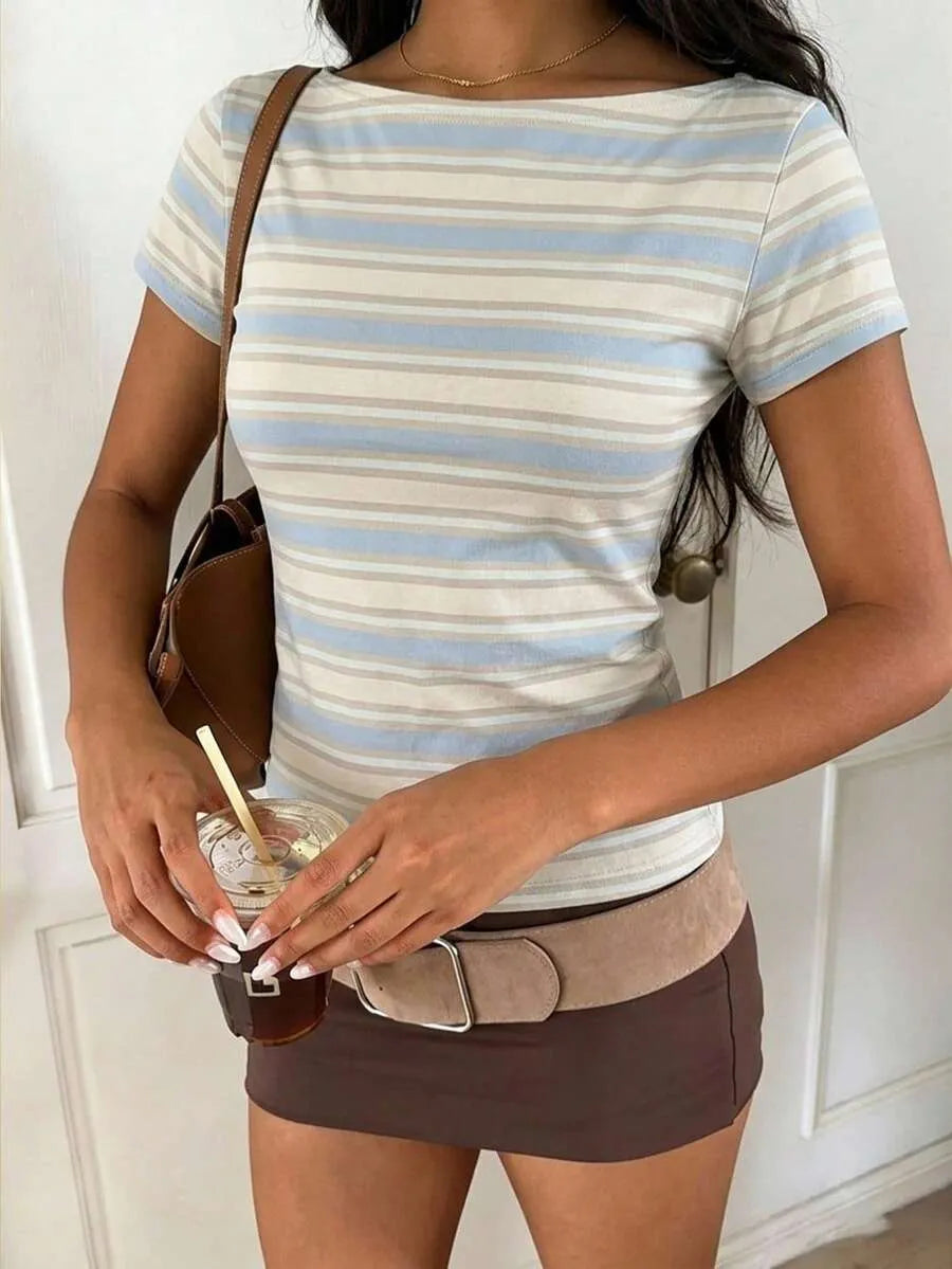 SHEIN CovetEZ تي شيرت نسائي مخطط بقصة ضيقة